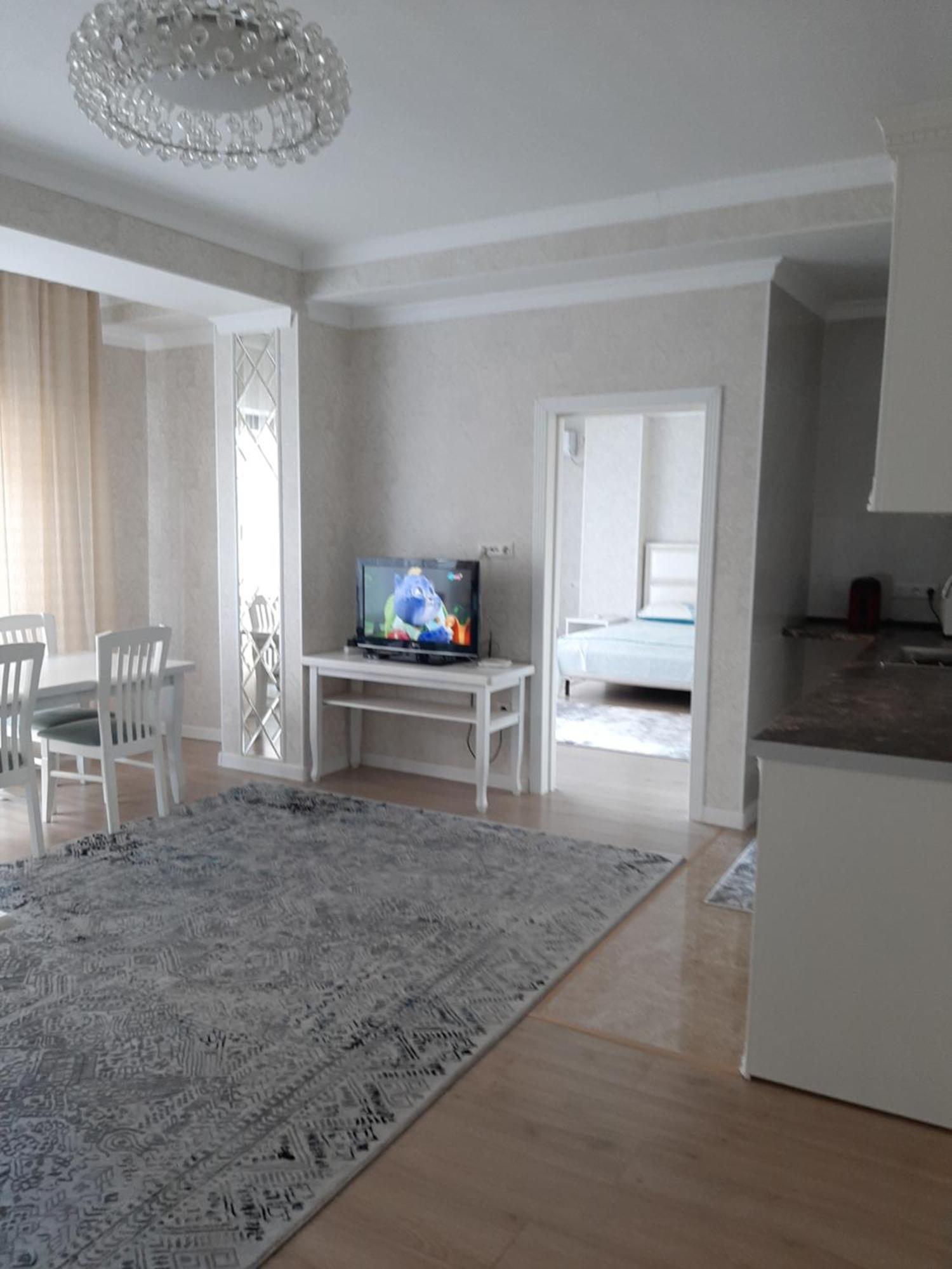 Comfortable Apartment Bishkek Exteriör bild