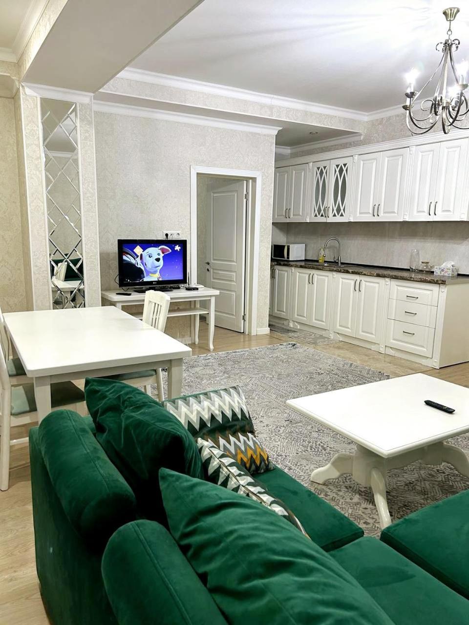 Comfortable Apartment Bishkek Exteriör bild