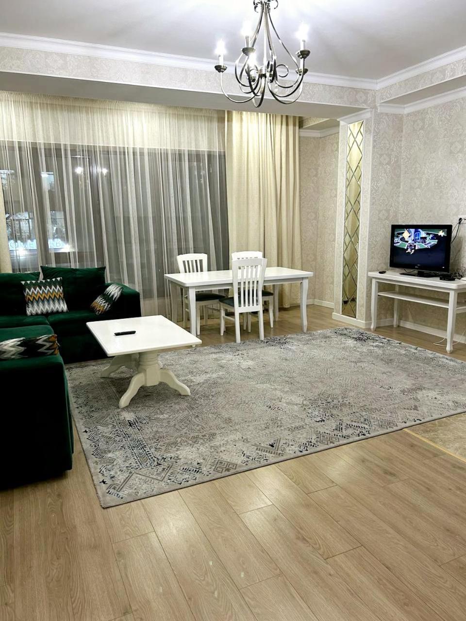 Comfortable Apartment Bishkek Exteriör bild